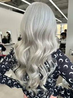 【先着10名様限定❗️】全体1ブリーチ+オンカラー【透明感のある海外風ヘアカラー】リタッチ🉑