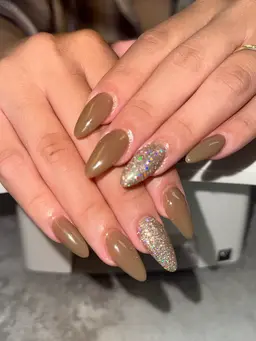 【オフなし】ハンド💅🏻長さ出し10本❕ワンカラー＋ラメ2本✨💙※現金のみ