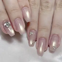 🦋ネイルシンプルコース🦋ワンカラーに片手２本ずつまでのアートやパーツのせ✨持ち込みデザインOK！