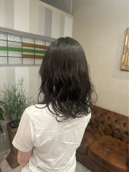 カットパーマ【ミディアムロング】イメージ写真持ち込み可◎くるくるパーマ、ゆるふわパーマ🫶普段のお手入れが楽になります✨