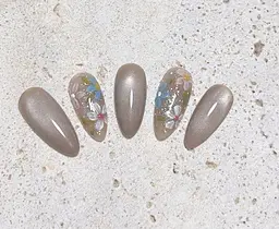 自爪ネイル💅、マグネット+アート(2本)😊美しい指先のお手伝いをします。🌺💕💕