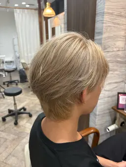 【黒染め暗染め複雑履歴の方】ハイトーンカラー(ハイブリーチ・脱染剤込)