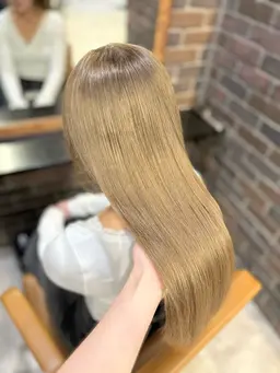 U23♡🌸ミニモ限定人気メニュー🌸♡【ケアブリーチ使用トリプルカラー（2回ブリーチ）➕カラー➕髪質改善✨】