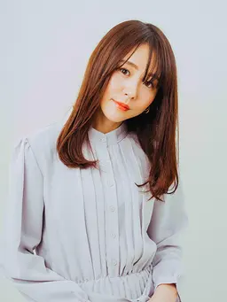 カット✨縮毛矯正で自然なストレート💕＋ハホニコトリートメントでダメージケアもばっちり👍うる艶ストレート✨