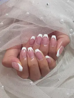 【オフなし】フレンチネイル