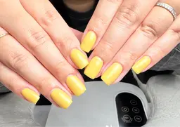 自爪ネイル、ワンカラー＋簡単アート2本2800円