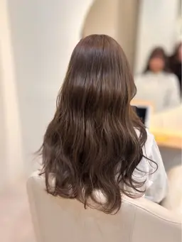 当日限定🌟U24限定🌟【お得にヘアカラー🉐】トレンドカラー&トリートメント🐾🐩