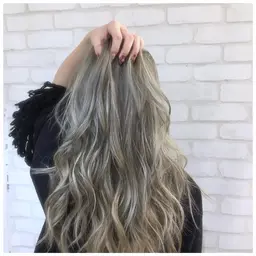 Wブリーチ ＋ オンカラー ＋ カット