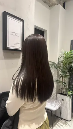 【艶が欲しい方必見🫧💓】うるっと艶カラーで女の子らしさ倍増💫ベーストリートメント付きで手触りもなめらかに♪
