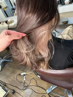 インナーカラー(ポイントブリーチ)+トリートメント¥13,500