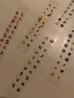 まつ毛パーマ＋耳つぼジュエリー最大15個(ジュエリーパーツ10個まで)