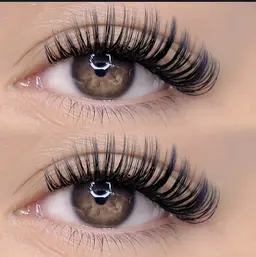 ❤️3Dボリュームラッシュ　200 本　付け足し( オフ無し)