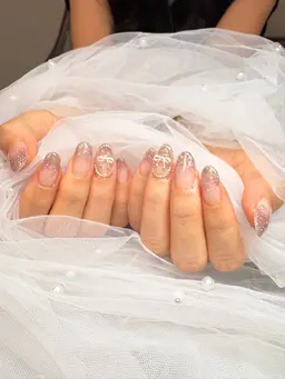 ラメグラデーション(マグ、フラッシュ可)×リボンパーツ×チェーン🎀口コミ投稿でオフ無料