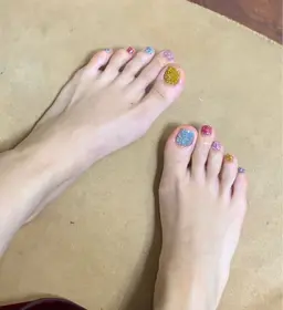 💕フットネイル💕初回ジェルオフ無料‼️🌟人気なデザイン🌟
