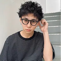 【💡12月限定💡】メンズパーマ🌀(スタイリストカット込🌿‬) 再来様3300円