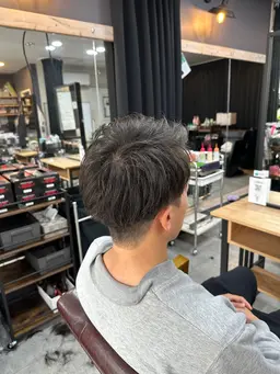 メンズシャンプーカット眉カットはスタッフまで