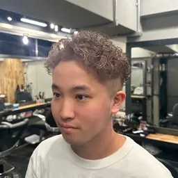 🔥メンズカット＋ハイブリーチ+補修トリートメント🔥