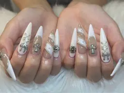 ネイルチップ長さ出し10本➕アートやり放題➕パーツ付け放題