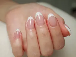 【ハンド】白フレンチ🌷フィルインオフ込み・Google口コミにご協力くださる方