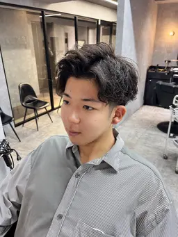 カット＋ツイストスパイラルパーマ＋眉毛カット