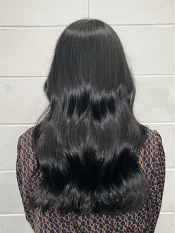 【ブリーチなしカラー 🫶🩵】　保水トリートメント付き❕毛先をそろえるカット、前髪カット無料です💇