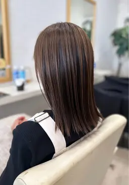 ハイライト〔シャンプー、ブロー込み〕