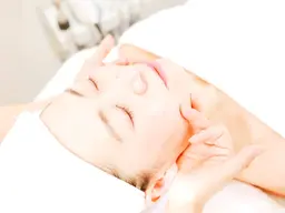 エビデンス取得の小顔矯正&ヘッドスパ40分