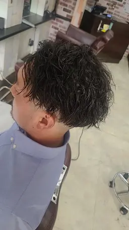 ミニモ限定💇✂️men'sカット💇✂️通常5000円を半額に更に眉カット付き。美容歴20年以上がなりたいを叶えます。