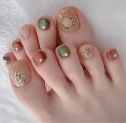 👣フットネイル持ち込み・つけ放題(デザイン6本まで)「初回ジェルオフ無料ケア込み」¥8500