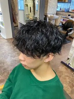 【ミニモ限定】黒染めカラー💇 カット不可🙇‍♀️2回目以降は3300円になります🎌 当店ご利用初めての方限定🔥
