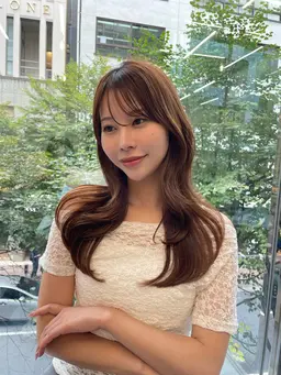 迷ったらこれ⭕️【新規平日限定】🌸韓国風レイヤーカット+うる艶カラー+4ステップオーダーメイドオージュア🍯くびれ