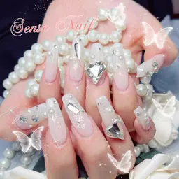 人気NO.1🎀🎀チップ長さだし+10本持ち込みデザイン＋パーツつけ放題🌸7980 【ジェルオフ+500円】