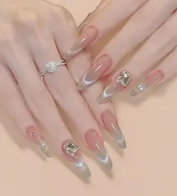 ハンドネイル➕長さ出し（シンプルデザイン➕パーツ）