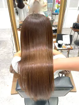 【当日限定‼️ゲリラクーポン‼️】似合わせカット➕うるつやカラー