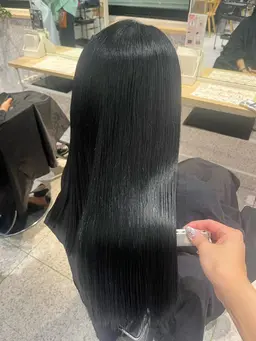 学🈹⭐️🖤黒染めなしのトーンダウンカラー＋トリートメント