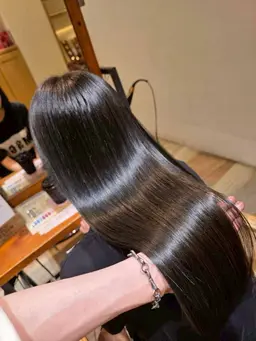 髪質改善トリートメント 髪のパサつき・広がりに気になる方へ🫧