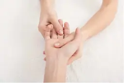 ハンドマッサージ(肌分析つき)🤲🔎 💖                 ハンドクリームサンプルプレゼント🎁✨
