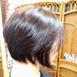 🌹【髪に優しい白髪染めカラー（全体）】《初回限定割引》６，５００円⇒５，５００円🌹