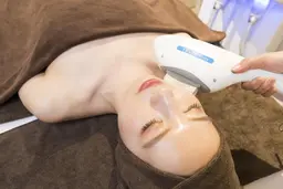 潤輝肌🔹ハリツヤ弾力UP✨くすみのないつるぴかな肌へ✨光フェイシャル+美肌マスク¥6000→4500