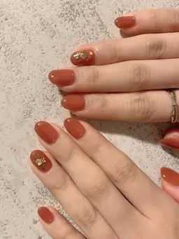 ご新規様限定オフ込みハンドorフット　アート2本、ワンカラー8本コース11/14.15日限定 5500円。