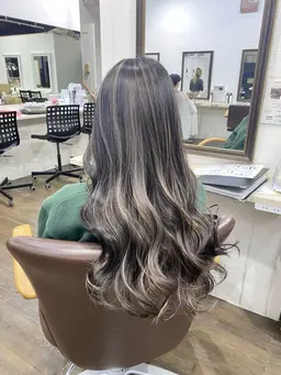 外国人風ハイライトカラー🌺