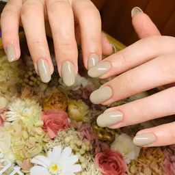 ジェルワンカラー(パーツ別料金)フットネイルは5000円でのご案内になります。