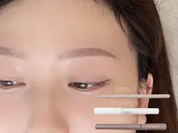 【眉毛】アイブロウデザインWAX+間引き(毛量調整)+美メイク仕上げ