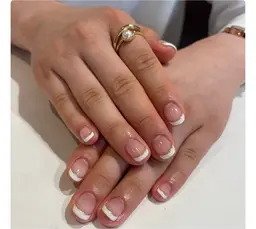 11/26 11時~限定【ハンド】オフなし 白フレンチ+ゴールドライン🤎
