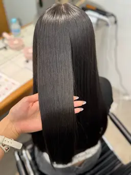 ✨️𝑻𝑯𝑬✨️艶髪✨️を目指したい方へ 《髪質改善》中性ストレート ＋ ちょーぷるぷる 極潤トリートメント️🫧