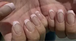 【ハンド】オフ込みフレンチネイルデザイン