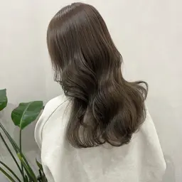 カット(レディース　鎖骨下​〜​限定)