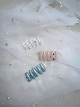 【オフ有】　September nail🩶
