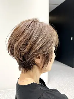 ショートカット+白髪ぼかし・ハイライト+トリートメント