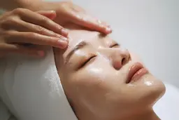 【全顔Wax】1名限定▼古い角質とムダ毛除去のピーリング効果でツヤツヤ透明肌🫧